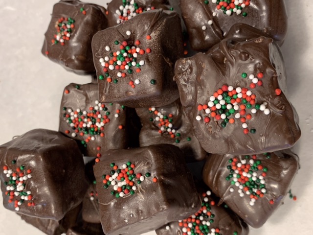 HOMEMADE MARSHMALLOWS DIPPED IN&nbsp;CHOCOLATE